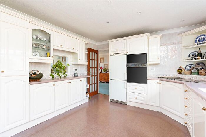 3 Bedroom Bungalow For Sale In High Street, Langford, SG18