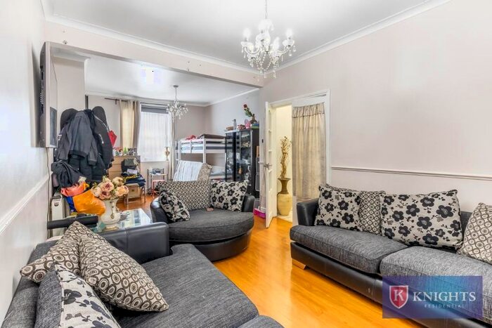 3 Bedroom Terraced House For Sale In Medcalf Road, London, EN3
