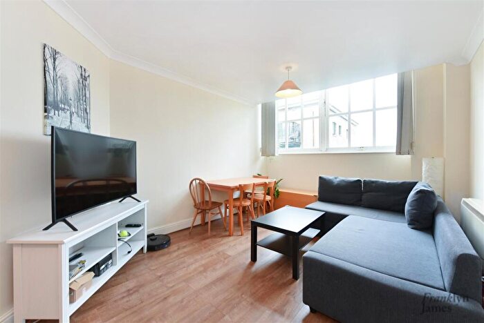 1 Bedroom Apartment To Rent In Plate House, Burrells Wharf Square, E14