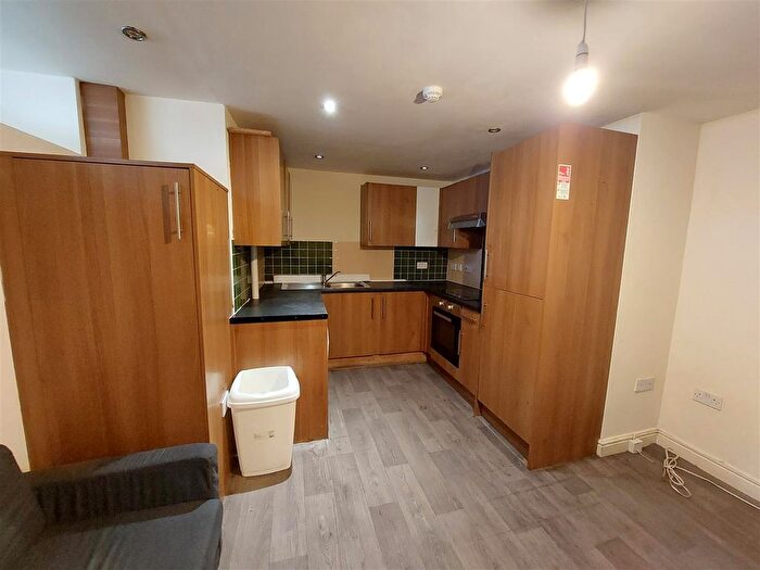 4 Bedroom Flat To Rent In Crwys Road, Cardiff, CF24