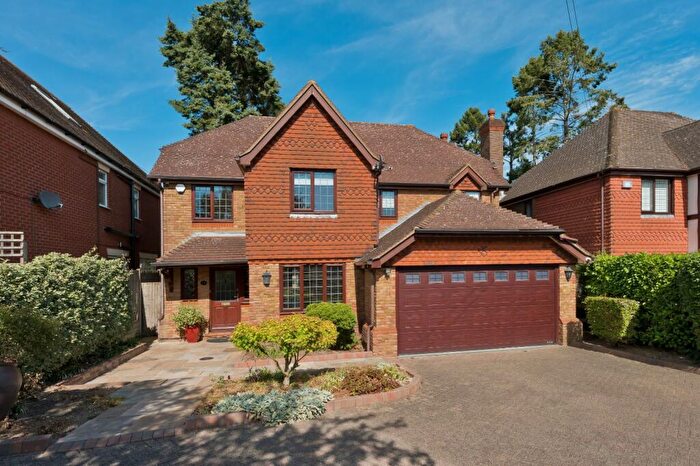 5 Bedroom Detached House To Rent In Sidney Road, Walton-on-Thames, Surrey, KT12