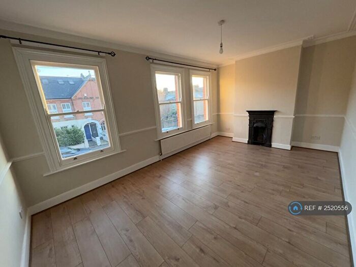2 Bedroom Flat To Rent In Walthamstow, London, E17