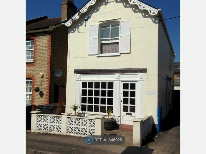 1 Bedroom Flat To Rent In Borough Road, Kingston, KT2