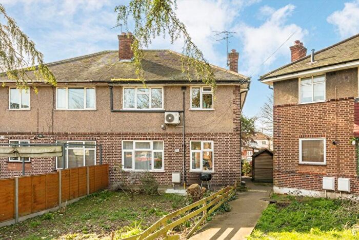 2 Bedroom Flat To Rent In Riverside Gardens, Wembley, HA0