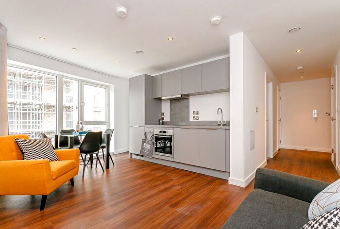 2 Bedroom Flat To Rent In Exchange Square, The Priory Queensway, Birmingham, B4