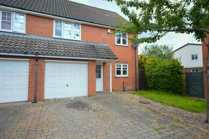 3 Bedroom Semi-Detached House To Rent In Buttermere, Washington, NE37
