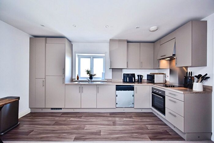 2 Bedroom Flat For Sale In Laight Road, Maidstone, Kent, ME17