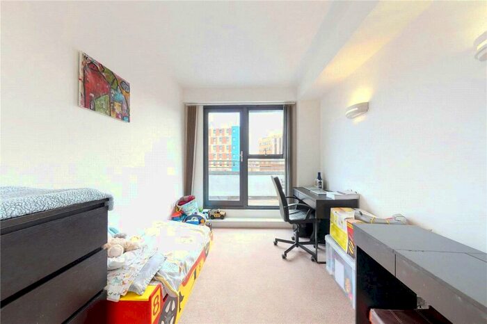 2 Bedroom Apartment To Rent In Davenant Street, Whitechapel, London, E1
