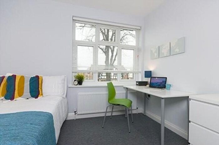 5 Bedroom House To Rent In Beeston Road, Nottingham, NG7