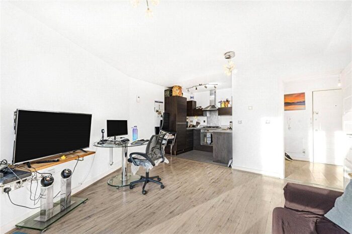1 Bedroom Apartment For Sale In Gateway Court, Parham Drive, Ilford, IG2