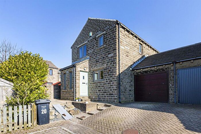 2 Bedroom Link Detached House For Sale In New Street, Stainland, Halifax, HX4