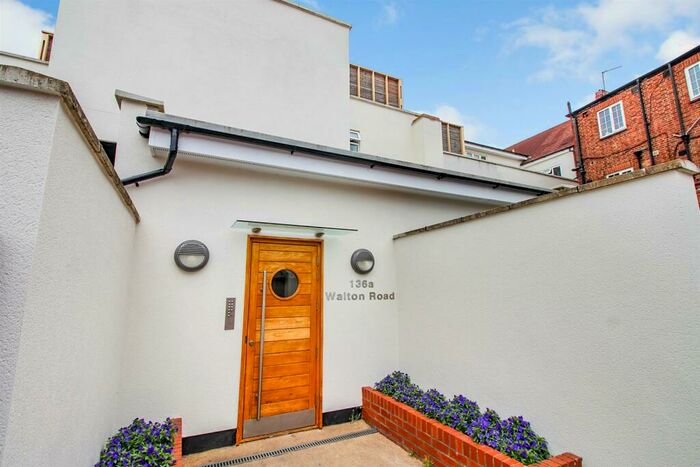 1 Bedroom Apartment To Rent In Walton Road, East Molesey, KT8