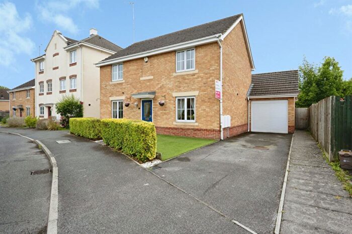 4 Bedroom Detached House For Sale In Lathwell Way, Leighton Buzzard, LU7