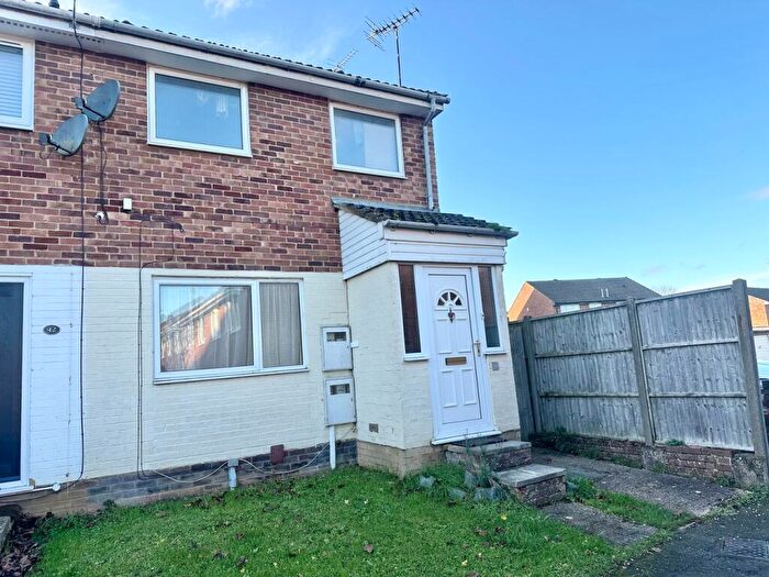 Apartment To Rent In Carroll Close, Newport Pagnell, MK16