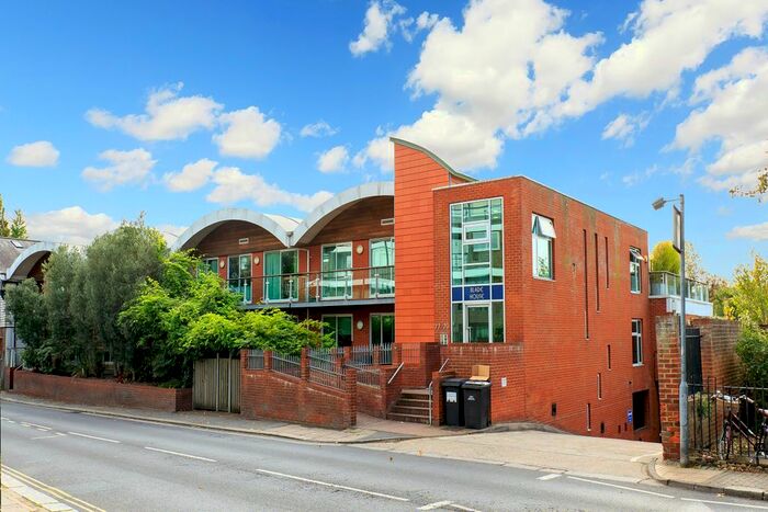 1 Bedroom Flat To Rent In Petersham Road, Richmond, TW10