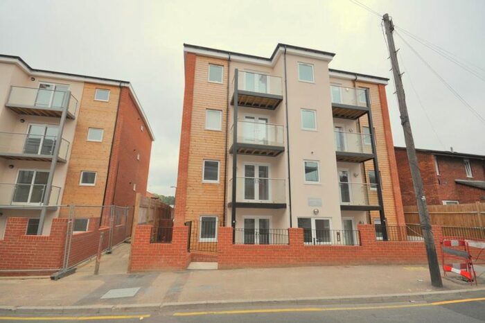 2 Bedroom Flat To Rent In Whippendell Road, Watford, WD18