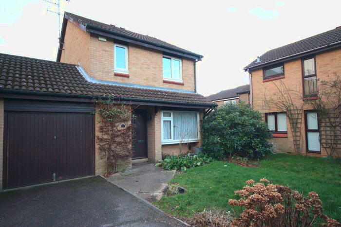 3 Bedroom Semi-Detached House To Rent In Willowmead Close, Woking, GU21