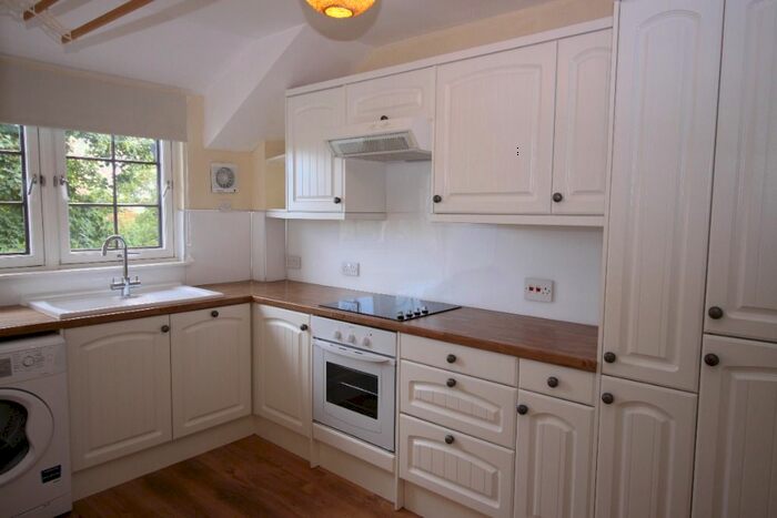 2 Bedroom Flat To Rent In Chapel Place, Montrose, DD10