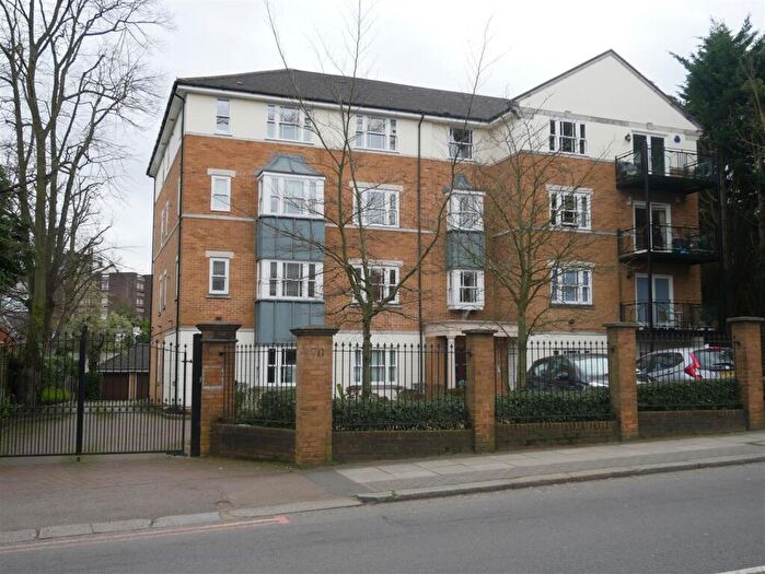 2 Bedroom Apartment To Rent In Parson Street, Hendon, London, NW4
