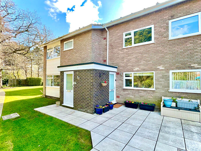 2 Bedroom Flat For Sale In Burnside, Highcliffe, Christchurch, BH23