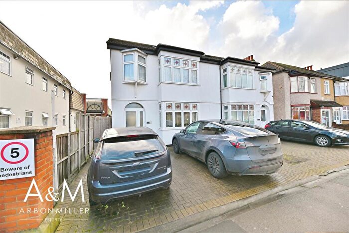 4 Bedroom Semi Detached House For Sale In Mawney Road, Romford, RM7