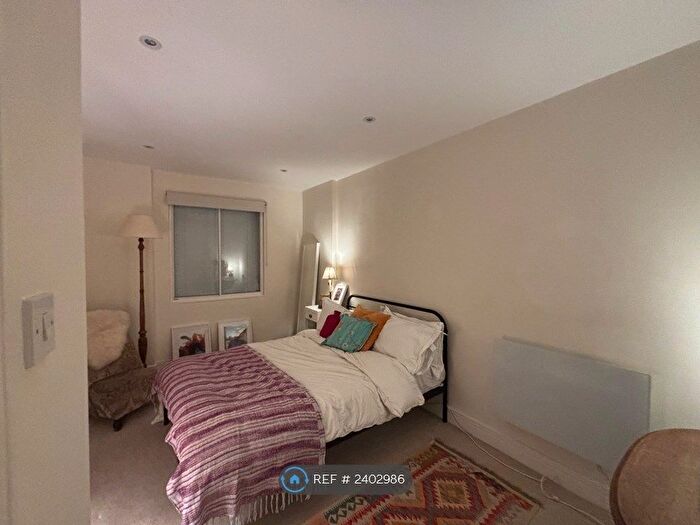 2 Bedroom Flat To Rent In London, London, N1