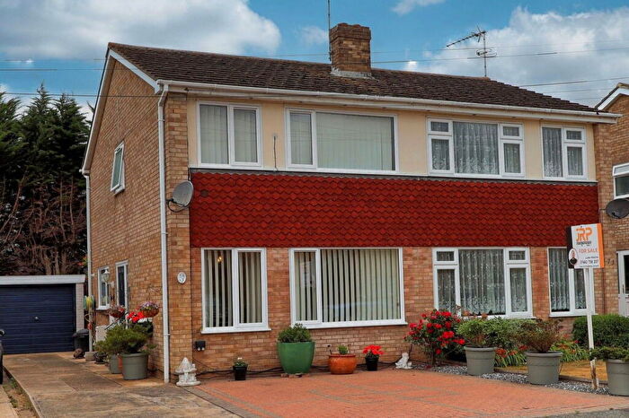 3 Bedroom Semi Detached House For Sale In Bramley Way, Mayland, Chelmsford, CM3