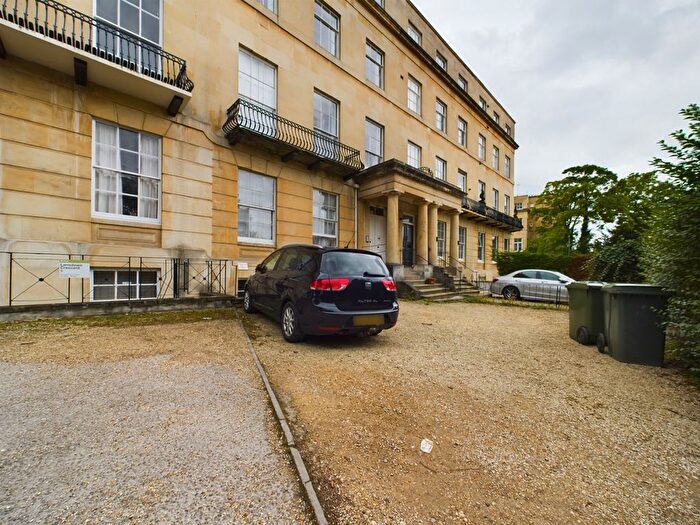 2 Bedroom Flat To Rent In Lansdown Crescent, Cheltenham, GL50