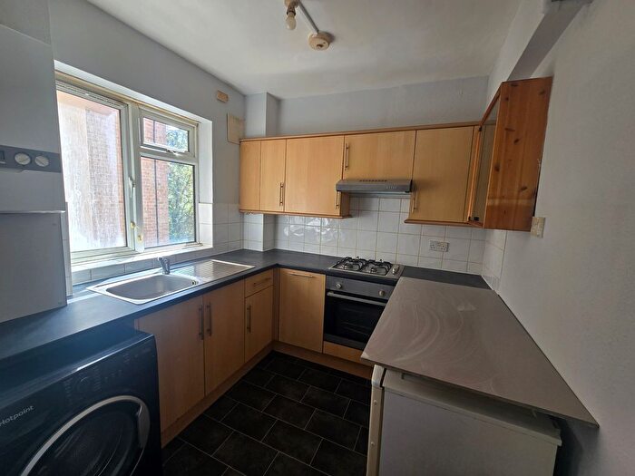 1 Bedroom Flat To Rent In Deseret House, London Road, Mitcham, CR4