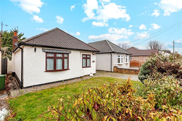2 Bedroom Bungalow For Sale In The Crescent, Upminster, RM14