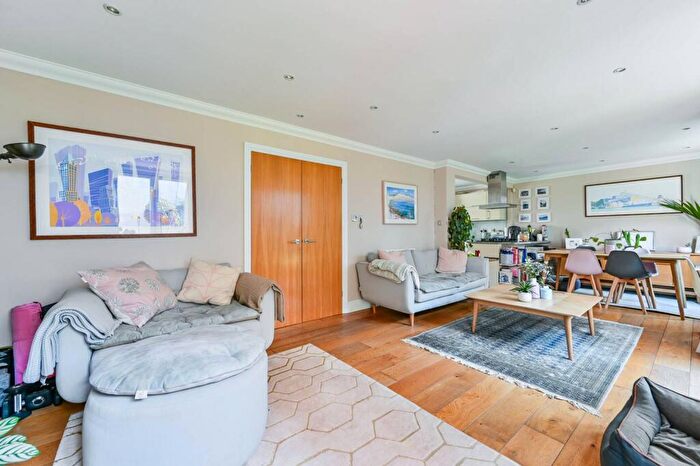 3 Bedroom House To Rent In Cloudesley Place, , Islington, London, N1