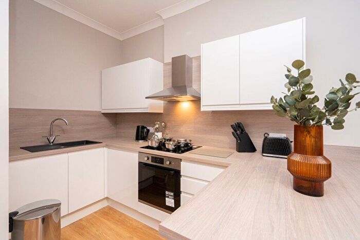 2 Bedroom Flat To Rent In Dumbarton Road, Whiteinch, Glasgow, G14