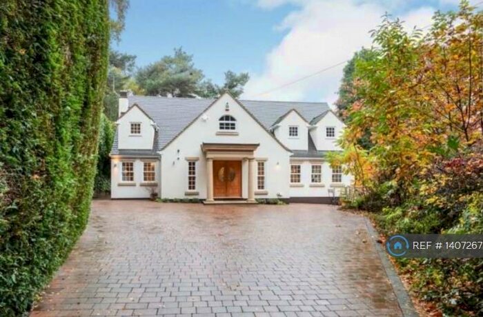 5 Bedroom Detached House To Rent In High View Road, Lightwater, GU18