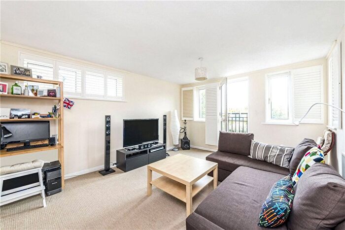 1 Bedroom Flat For Sale In Naples Court, St. James's Drive, London, SW12