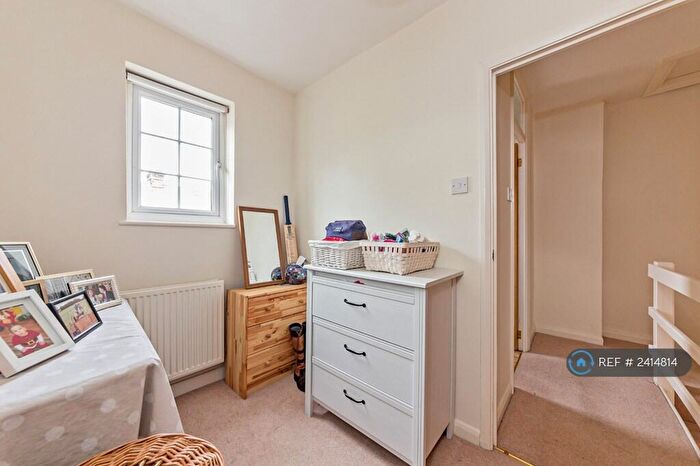 2 Bedroom End Of Terrace House To Rent In Herts, Berkhamsted, HP4