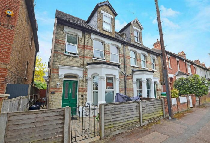 1 Bedroom Flat To Rent In Princes Road, Teddington, TW11