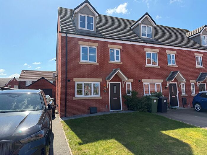 4 Bedroom Semi-Detached House For Sale In Morton Close, Hampton Gardens, Peterborough, PE7