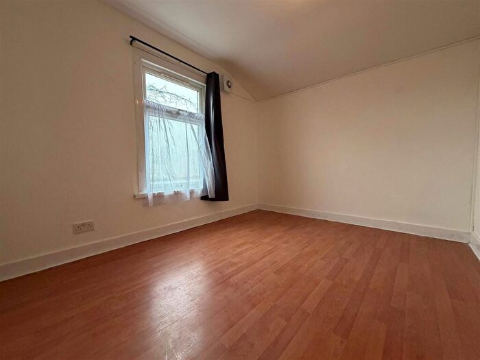 2 Bedroom Flat To Rent In Balfour Road, Ilford, IG1