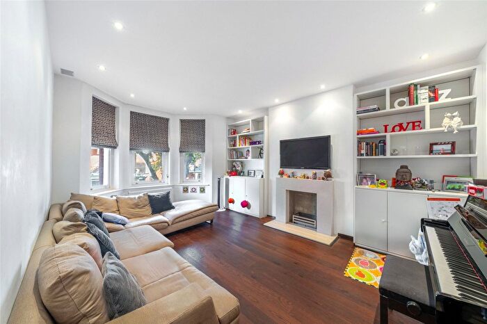3 Bedroom Flat For Sale In Castellain Road, London, W9
