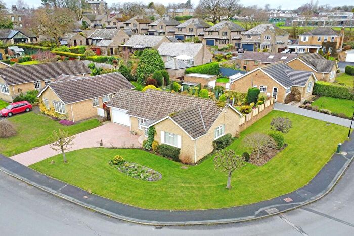 2 Bedroom Bungalow For Sale In Rossett Avenue, Harrogate, HG2