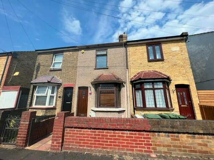 2 Bedroom Terraced House To Rent In Melville Road, Rainham, RM13