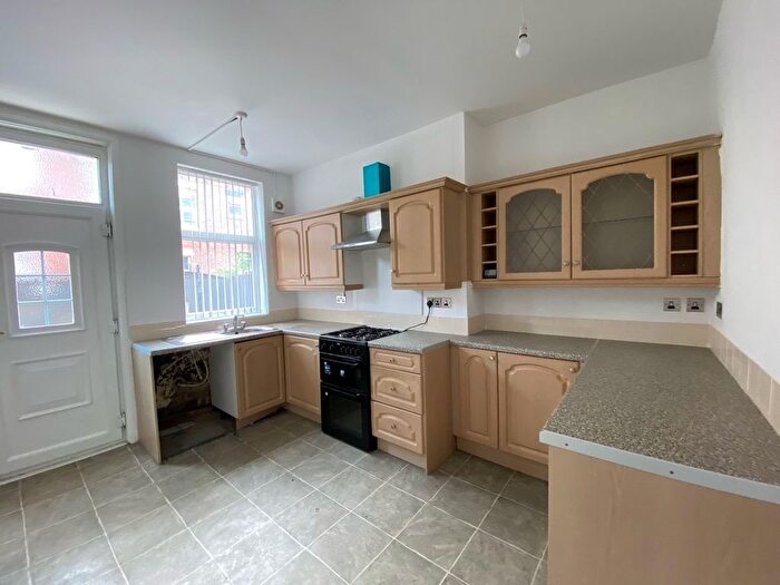 4 Bedroom Terraced House To Rent In Victoria Grove, Leeds, LS9