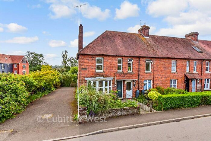 3 Bedroom End Of Terrace House For Sale In Ford Road, Arundel, West Sussex, BN18