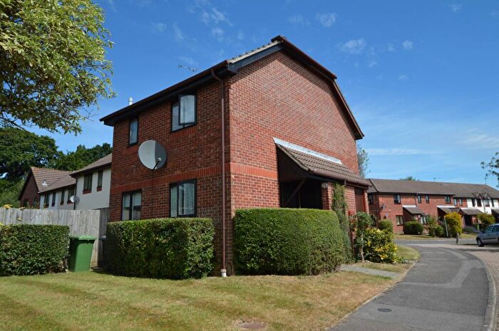 1 Bedroom Terraced House To Rent In Balmoral Way, Petersfield, GU32