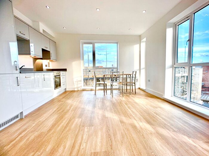 1 Bedroom Flat To Rent In Dane Street, Bedford, MK40