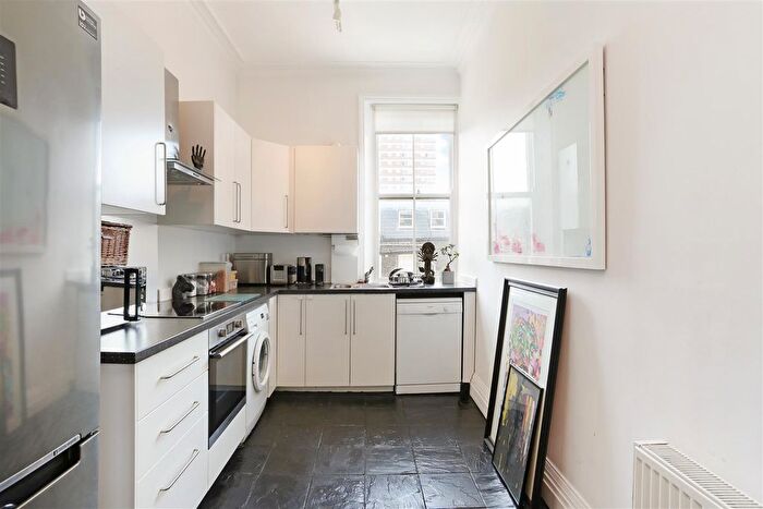 1 Bedroom Flat To Rent In Eccleston Square, London, SW1V
