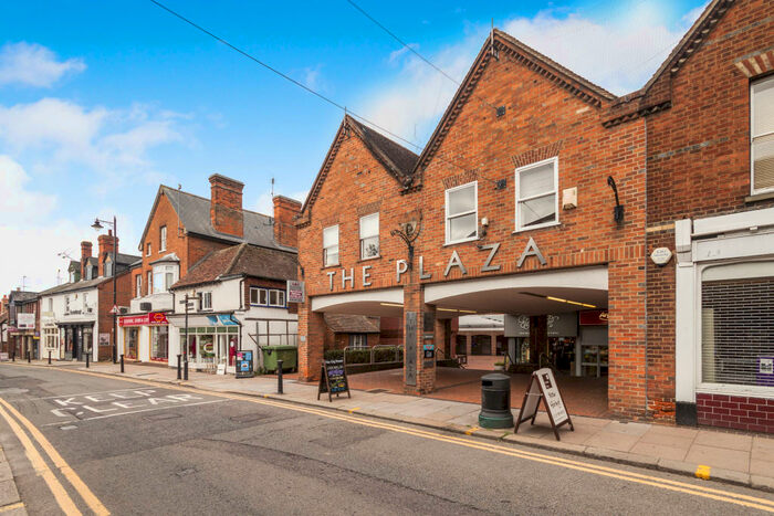 1 Bedroom Apartment To Rent In Regent Court, Wokingham, RG40