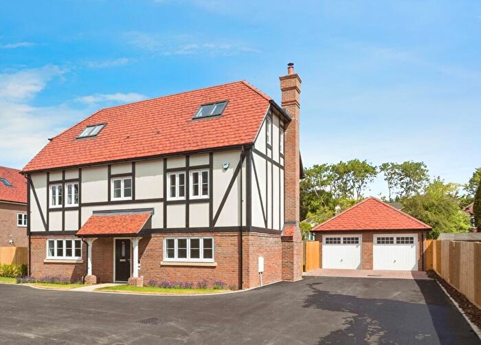 4 Bedroom Detached House For Sale In Martlet View, Burgess Hill, RH15