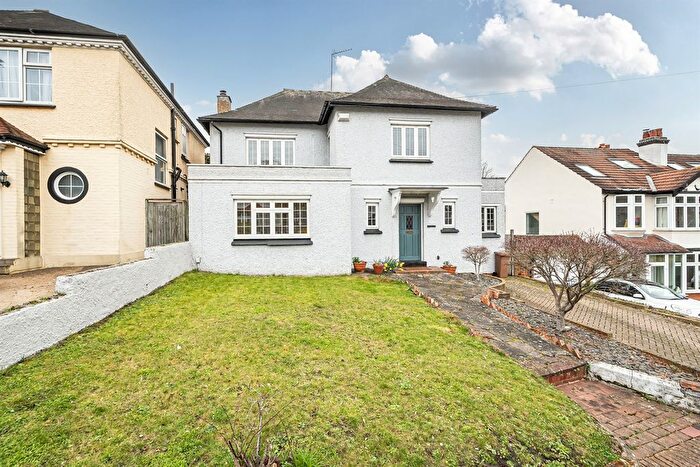 3 Bedroom Detached House For Sale In Birdhurst Avenue, CR2