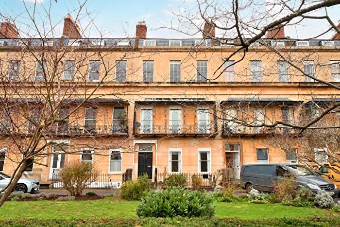 6 Bedroom Town House To Rent In Suffolk Square Cheltenham, GL50
